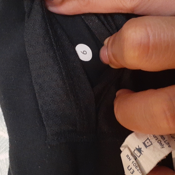 Lululemon Yoga Pants Size 6 - Picture 4 of 9
